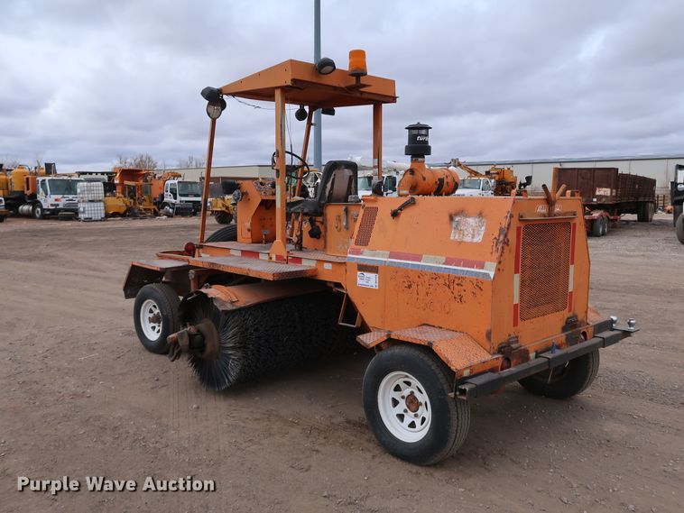 image for item DK3558 1998 Broce RJ350  broom