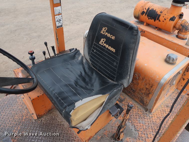 image for item DK3558 1998 Broce RJ350  broom