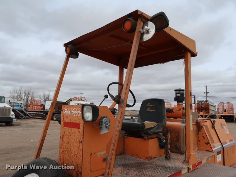 image for item DK3558 1998 Broce RJ350  broom