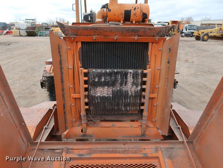 image for item DK3558 1998 Broce RJ350  broom