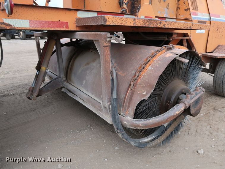 image for item DK3558 1998 Broce RJ350  broom