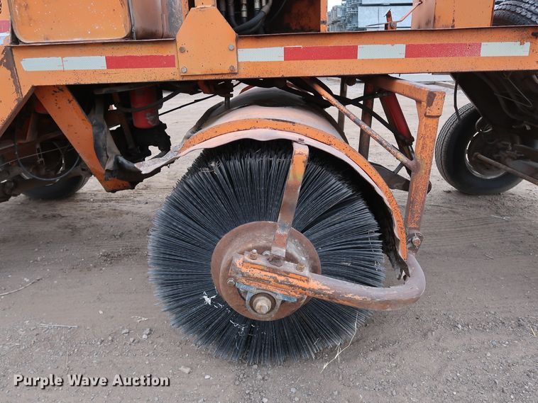 image for item DK3558 1998 Broce RJ350  broom