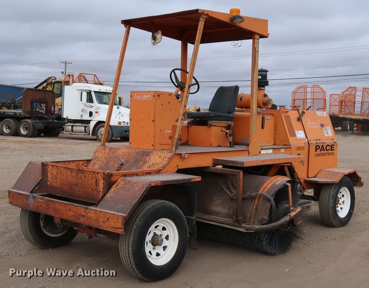 image for item DK3559 1998 Broce RJ350  broom