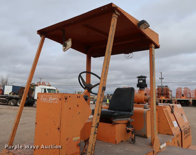 image for item DK3559 1998 Broce RJ350  broom