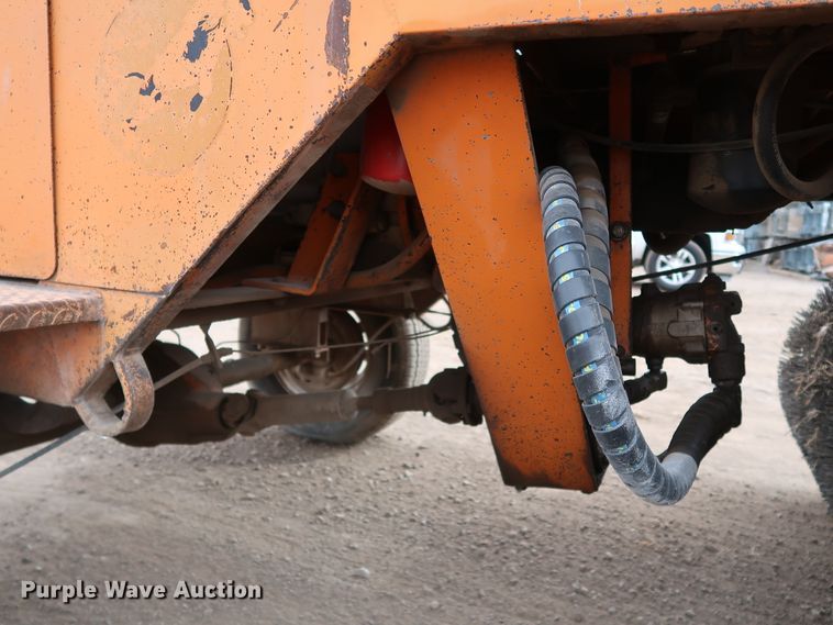 image for item DK3559 1998 Broce RJ350  broom