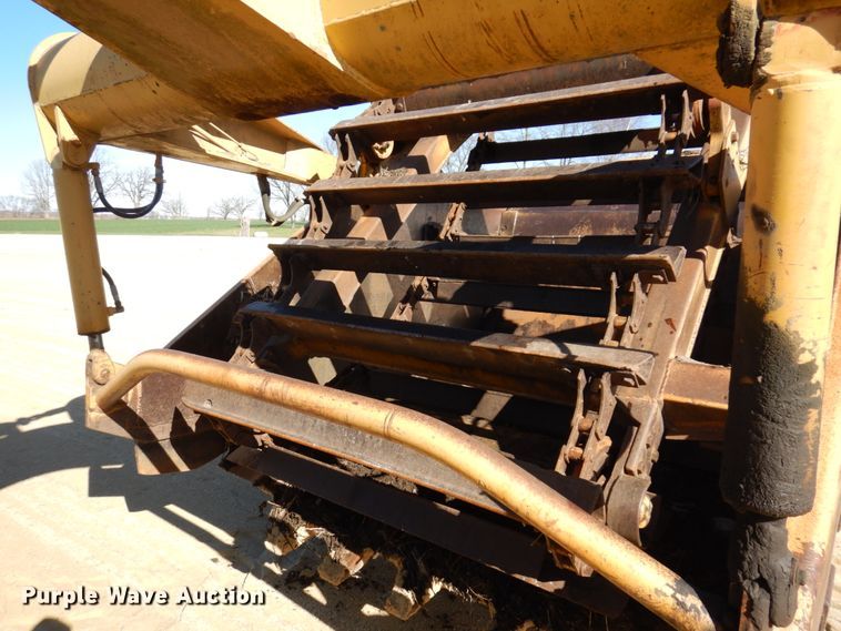 image for item DL3745 1975 John Deere 760A  elevating scraper