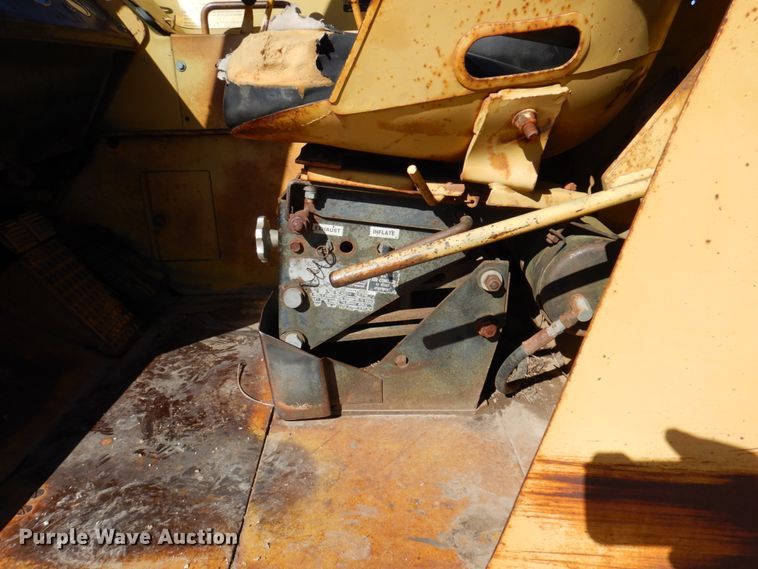 image for item DL3745 1975 John Deere 760A  elevating scraper