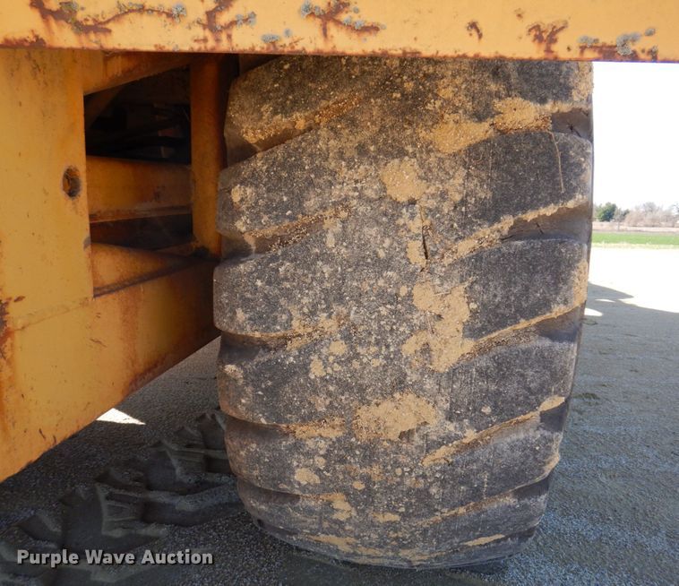 image for item DL3745 1975 John Deere 760A  elevating scraper