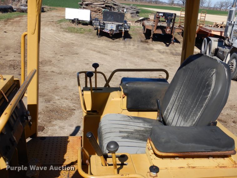 image for item DL3746 1992 Caterpillar D5C LGP  dozer