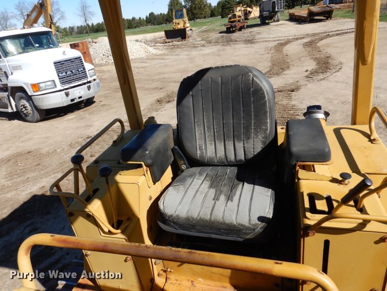 image for item DL3746 1992 Caterpillar D5C LGP  dozer