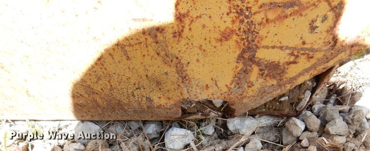 image for item DL3747 (3) dumpsters