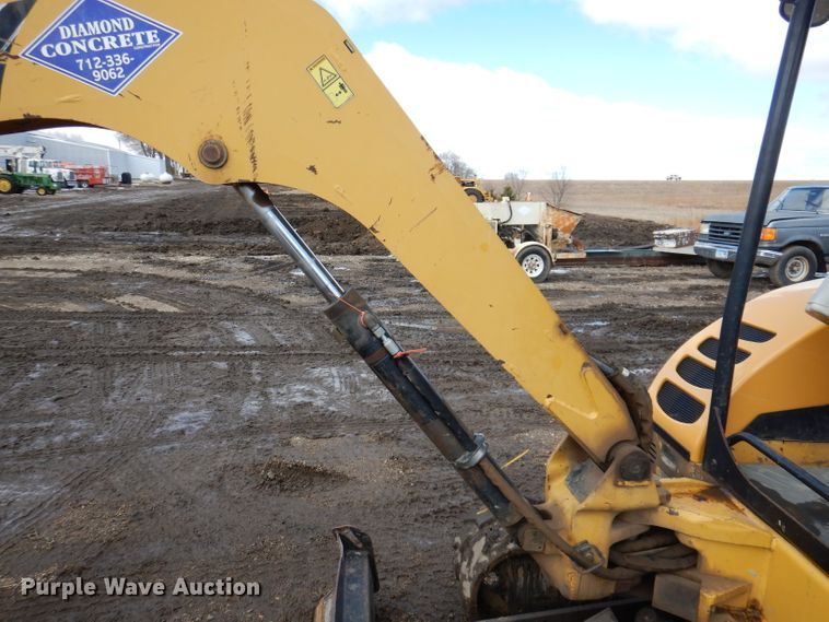 image for item DL5972 2006 Caterpillar 302.5C  mini excavator