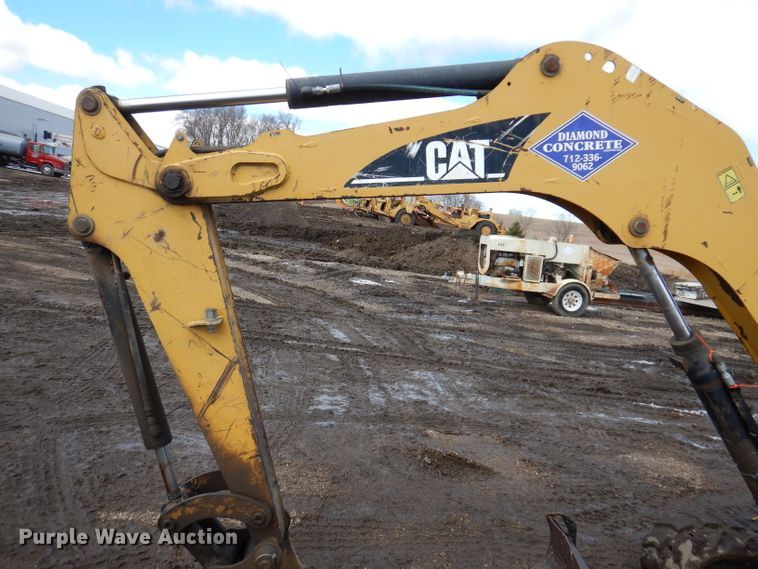 image for item DL5972 2006 Caterpillar 302.5C  mini excavator