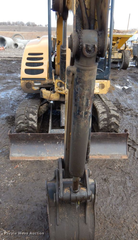 image for item DL5972 2006 Caterpillar 302.5C  mini excavator