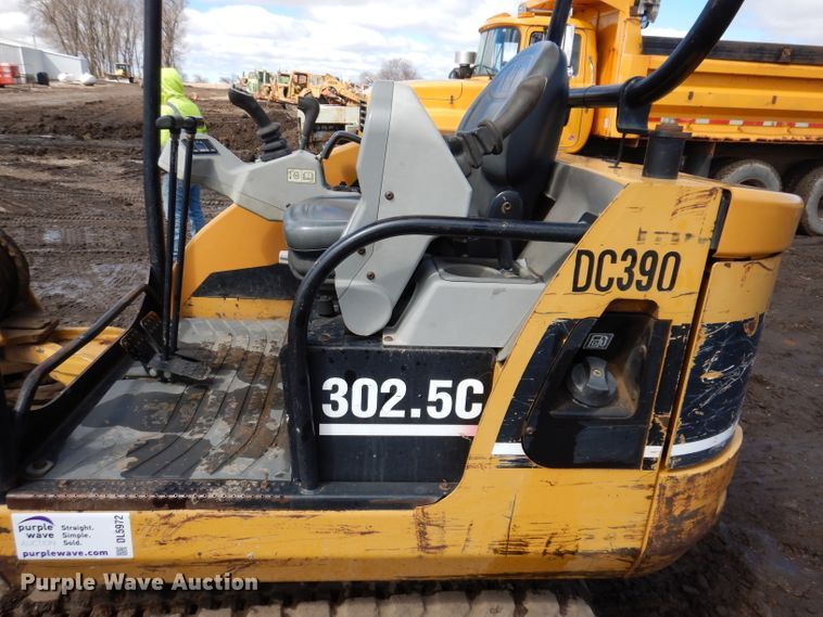 image for item DL5972 2006 Caterpillar 302.5C  mini excavator