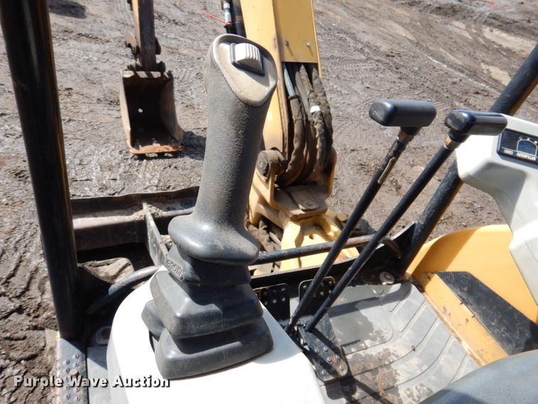 image for item DL5972 2006 Caterpillar 302.5C  mini excavator