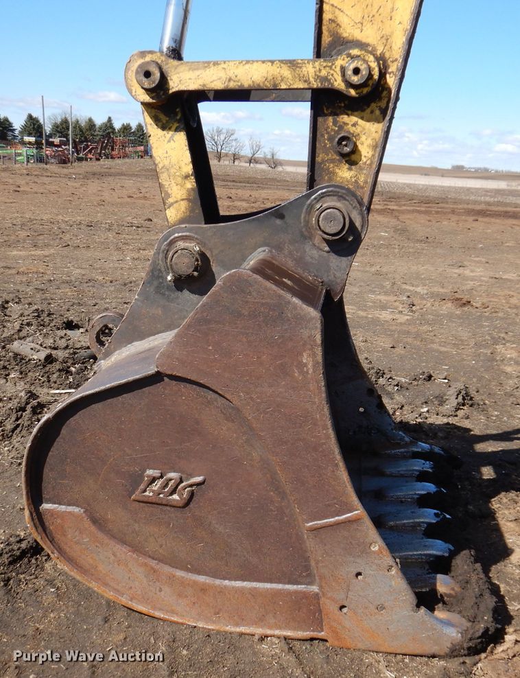 image for item DL5974 1996 Kobelco SK270LC Mark IV  excavator