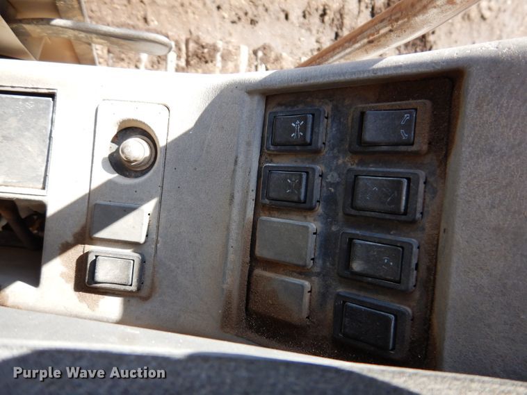 image for item DL5974 1996 Kobelco SK270LC Mark IV  excavator