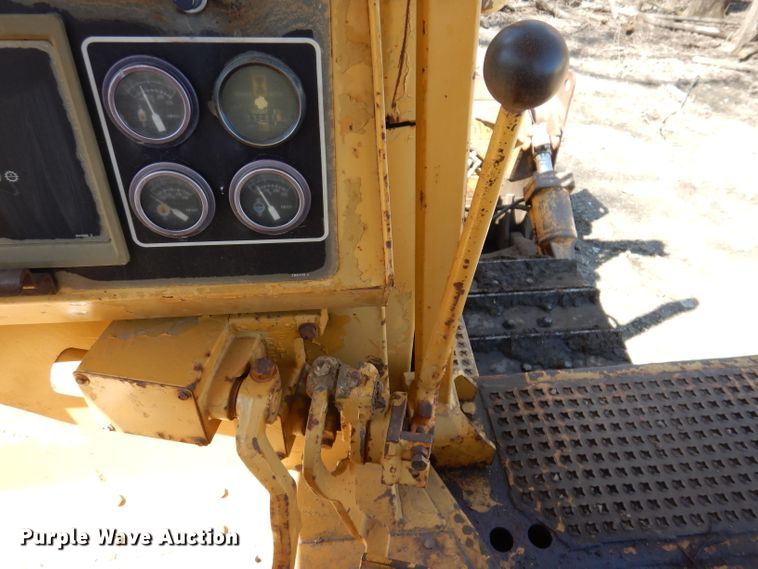 image for item DL5980 1986 Caterpillar D6H  dozer