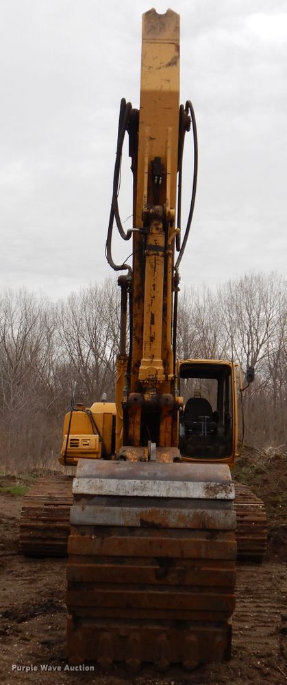 image for item DL5981 2001 John Deere 270LC  excavator