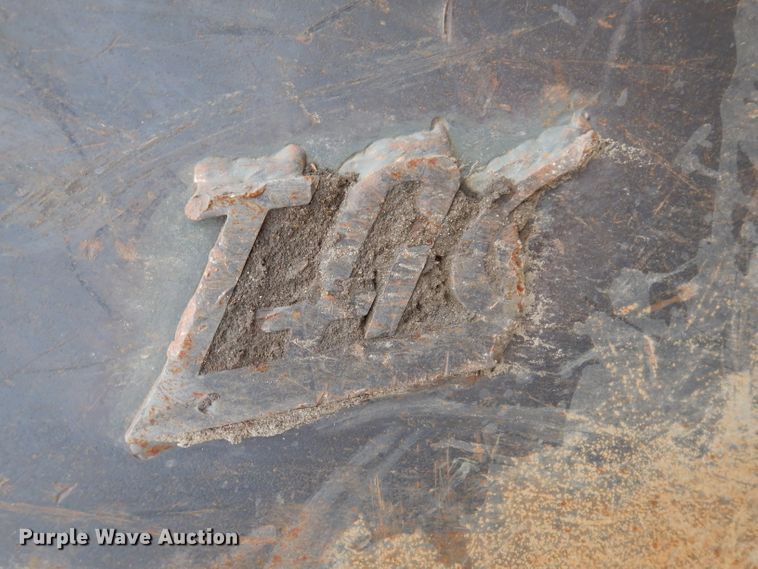 image for item DL5981 2001 John Deere 270LC  excavator