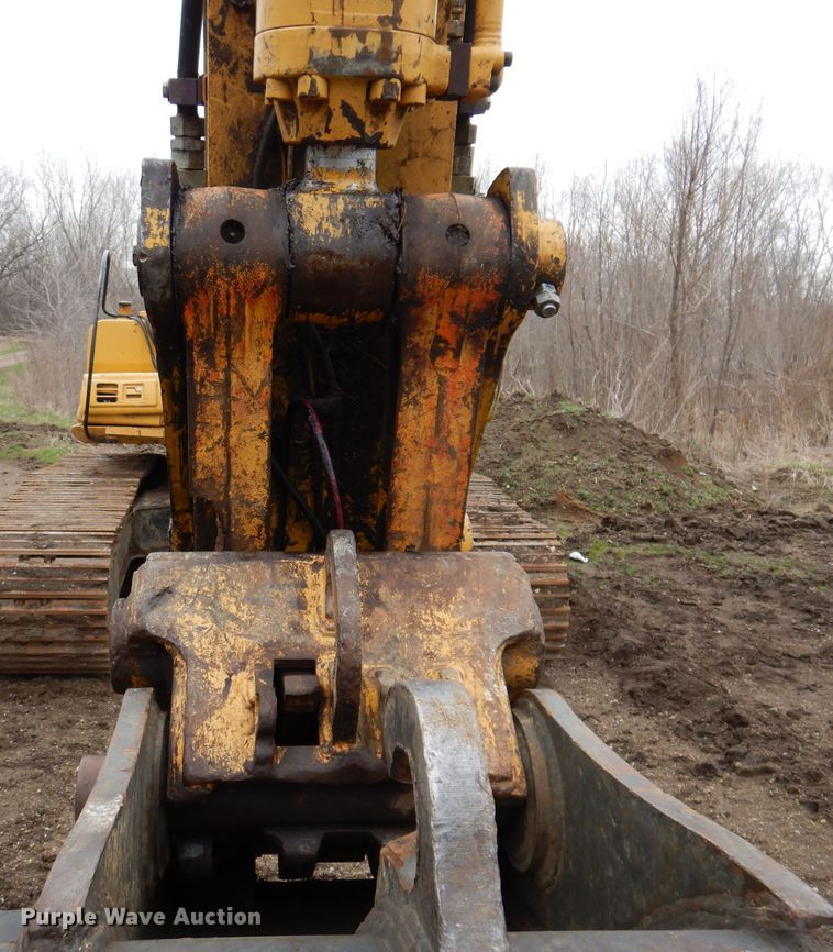 image for item DL5981 2001 John Deere 270LC  excavator