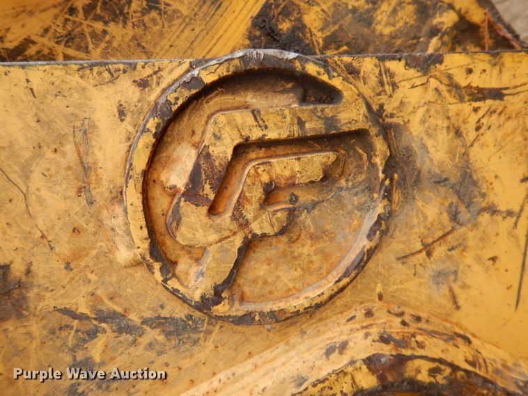 image for item DL5981 2001 John Deere 270LC  excavator