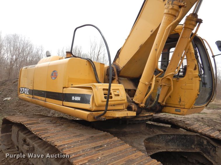 image for item DL5981 2001 John Deere 270LC  excavator