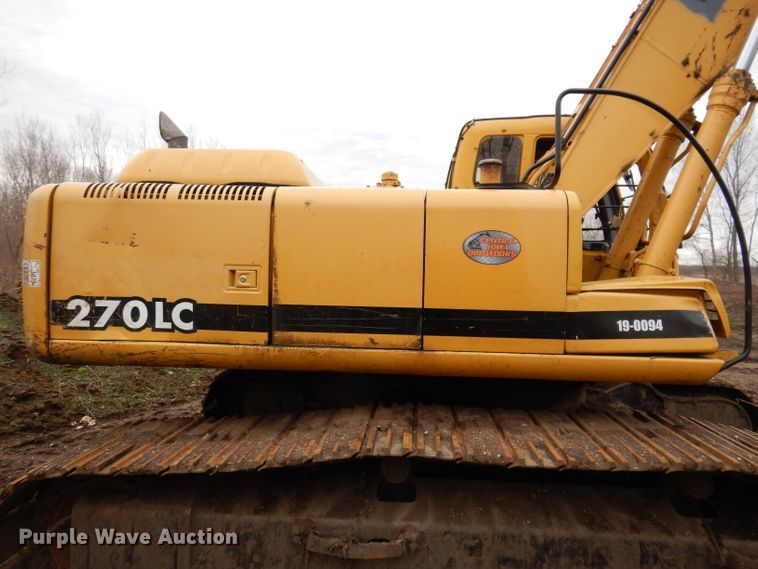 image for item DL5981 2001 John Deere 270LC  excavator