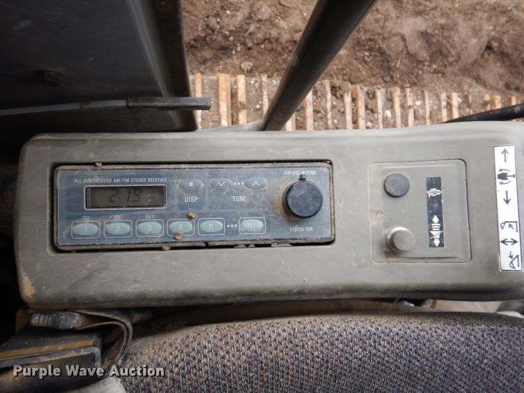 image for item DL5981 2001 John Deere 270LC  excavator