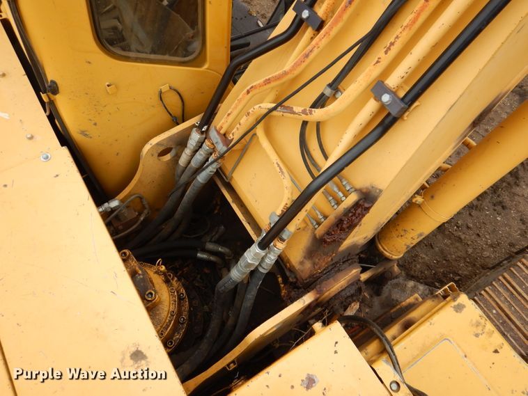 image for item DL5981 2001 John Deere 270LC  excavator