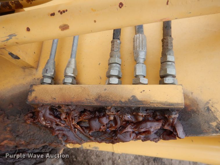 image for item DL5981 2001 John Deere 270LC  excavator