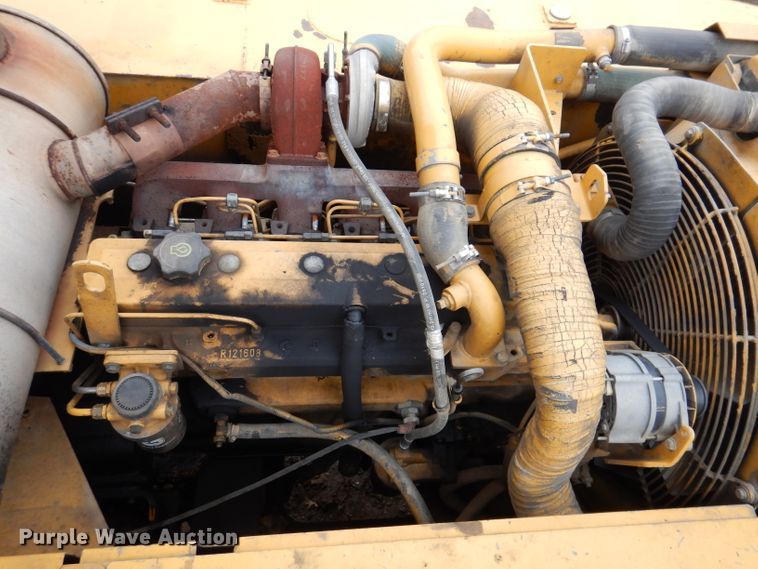 image for item DL5981 2001 John Deere 270LC  excavator