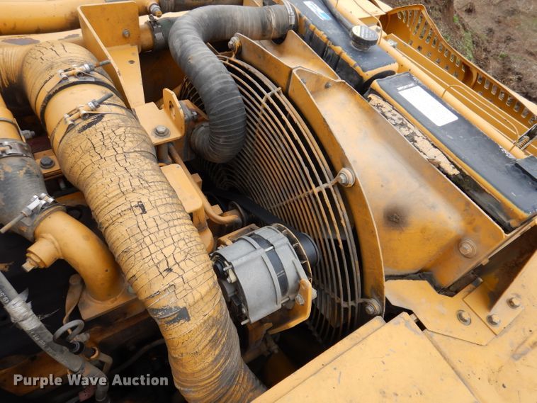 image for item DL5981 2001 John Deere 270LC  excavator