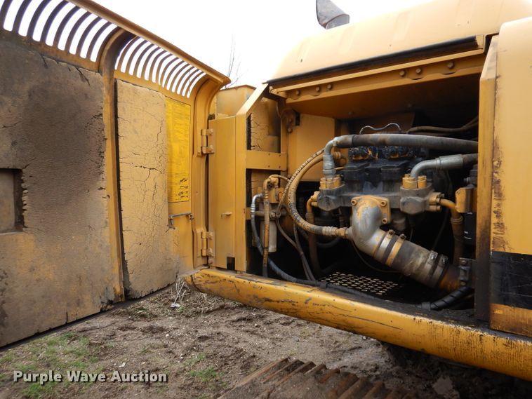 image for item DL5981 2001 John Deere 270LC  excavator