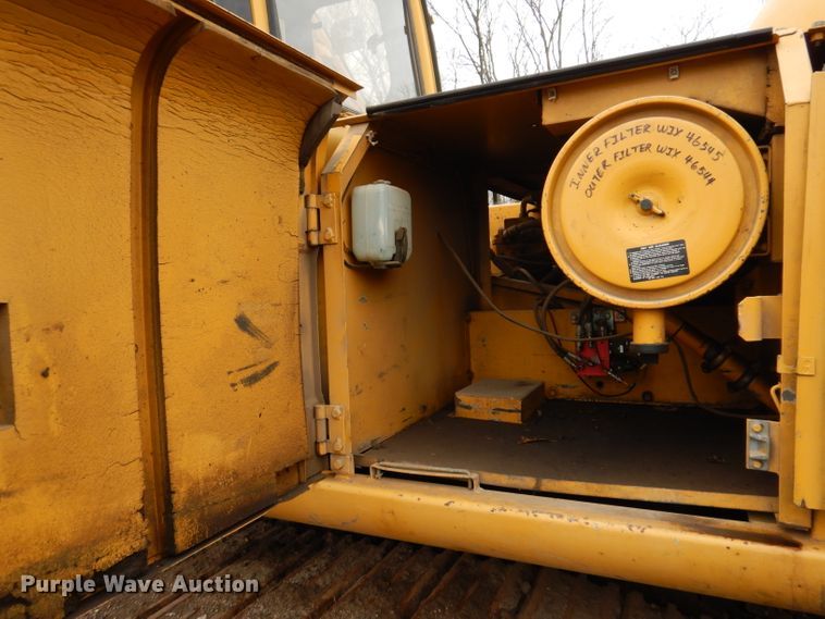 image for item DL5981 2001 John Deere 270LC  excavator