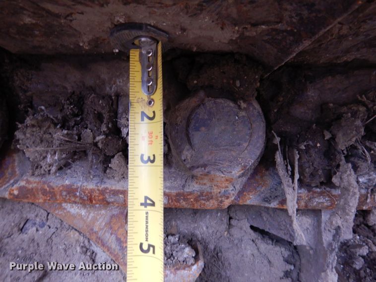 image for item DL5981 2001 John Deere 270LC  excavator