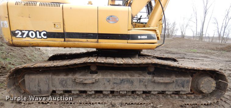 image for item DL5981 2001 John Deere 270LC  excavator