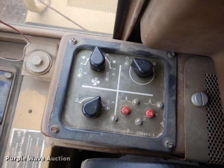 image for item DL5982 1988 Caterpillar 943  track loader