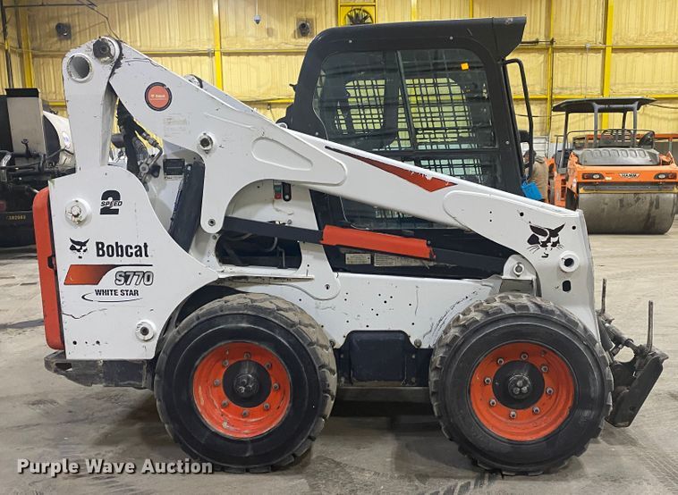 image for item DM4042 2018 Bobcat S770  skid steer loader