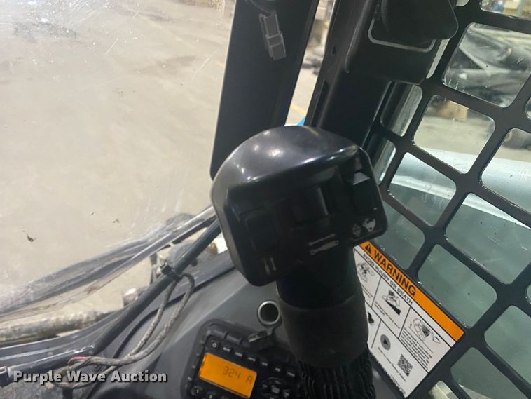 image for item DM4042 2018 Bobcat S770  skid steer loader