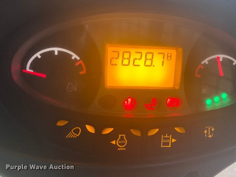 image for item DM4042 2018 Bobcat S770  skid steer loader