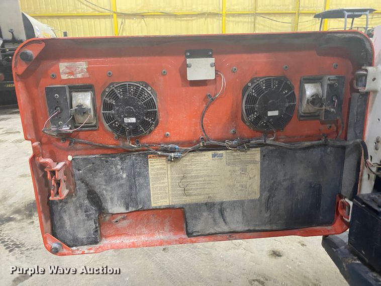 image for item DM4042 2018 Bobcat S770  skid steer loader