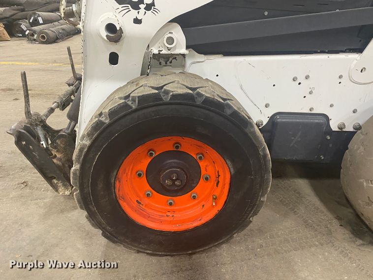 image for item DM4042 2018 Bobcat S770  skid steer loader