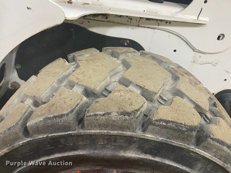 image for item DM4042 2018 Bobcat S770  skid steer loader