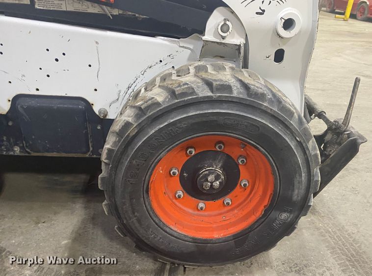 image for item DM4042 2018 Bobcat S770  skid steer loader