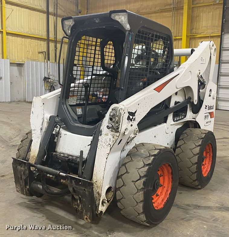 image for item DM4043 2019 Bobcat S740  skid steer loader