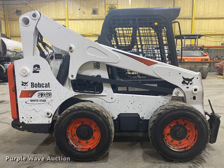 image for item DM4043 2019 Bobcat S740  skid steer loader