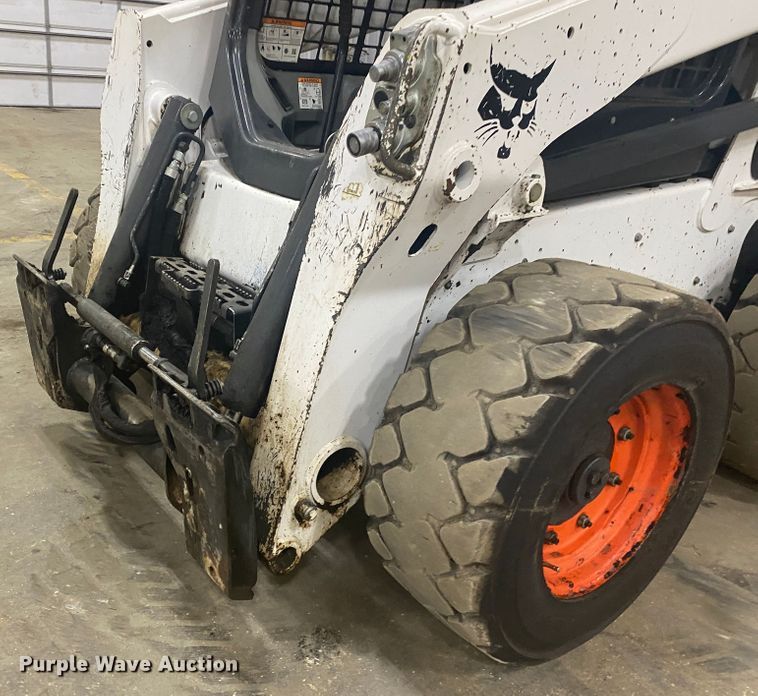 image for item DM4043 2019 Bobcat S740  skid steer loader