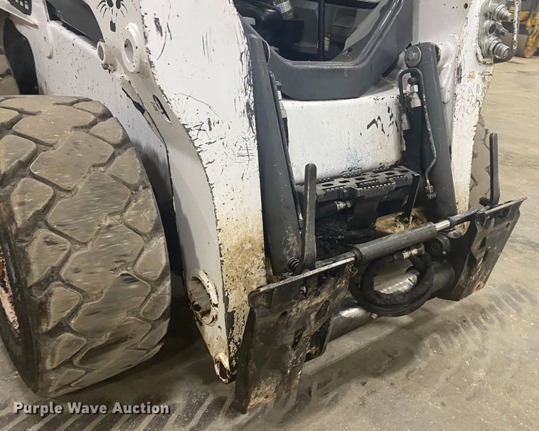 image for item DM4043 2019 Bobcat S740  skid steer loader